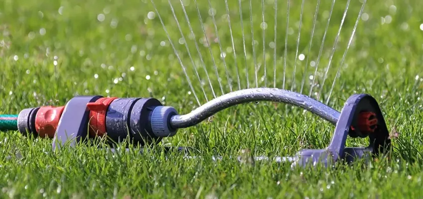 lawn sprinkler